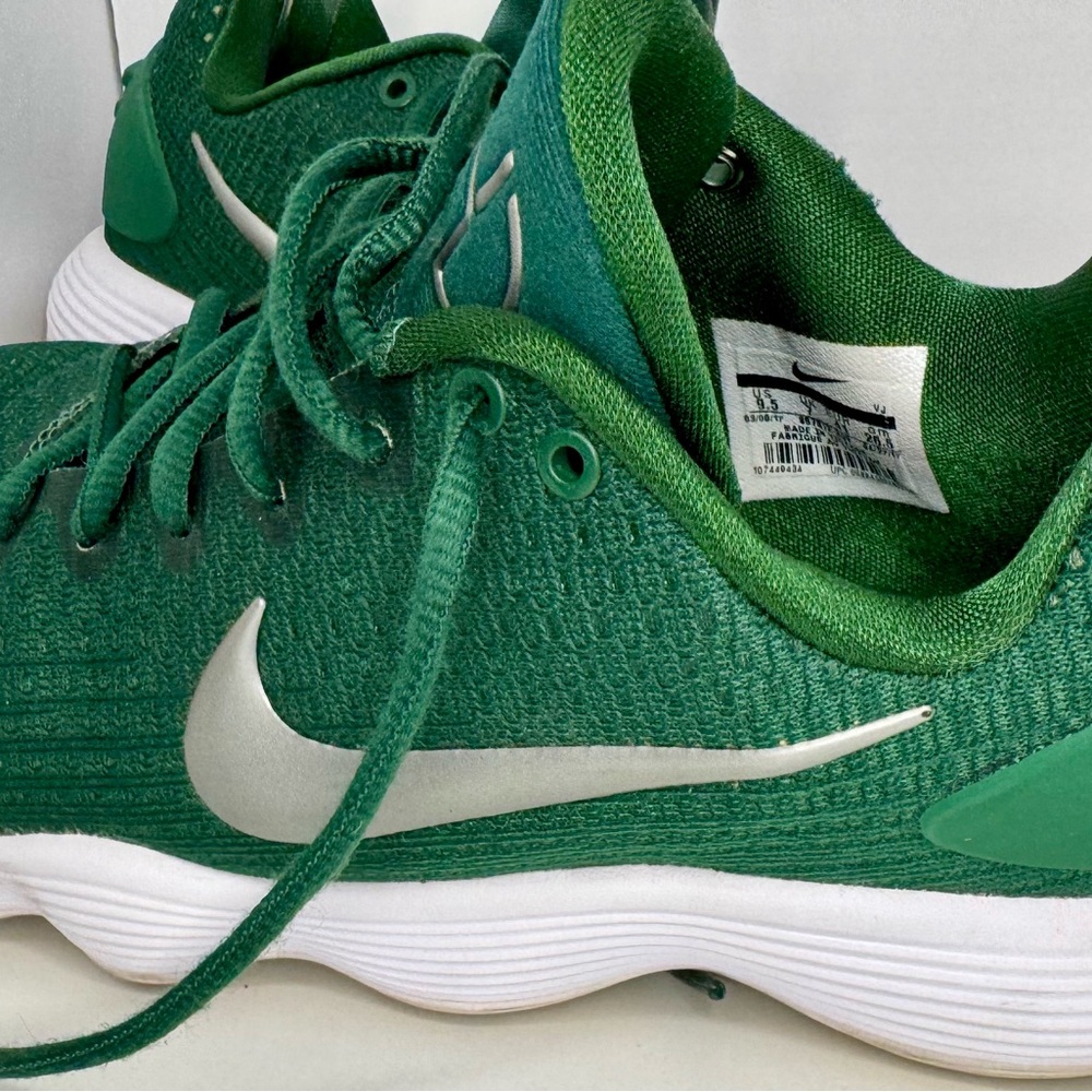 Nike Hyperdunk Sneakers with White Swoosh - Picture 3 of 6